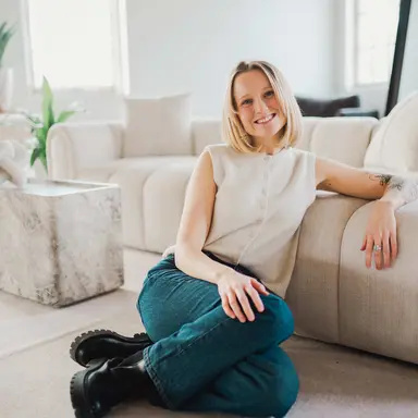 Lauren Adam